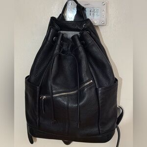 VGUC LL Bean Premium Black Pebbled Leather Backpack. Great as an everyday bag!